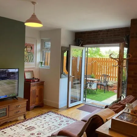Rock Studio - Free Parking & Wifi Near City Centre Leeds  Exterior photo