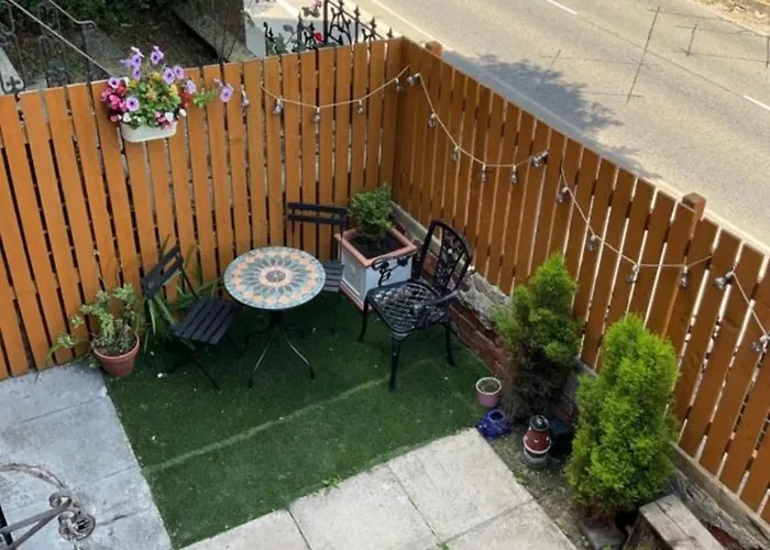 Rock Studio - Free Parking & Wifi Near City Centre